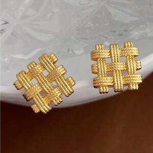 #21 Gold/925 Woven Stud Post Earrings